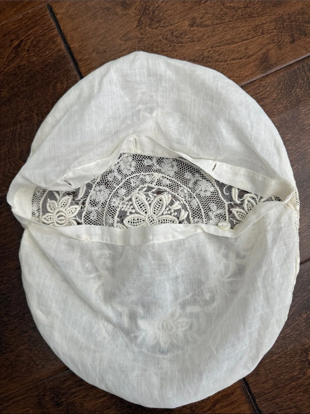 Vintage Hot Rolls Lace Embroidered Bread Roll Basket Liner Linen Set